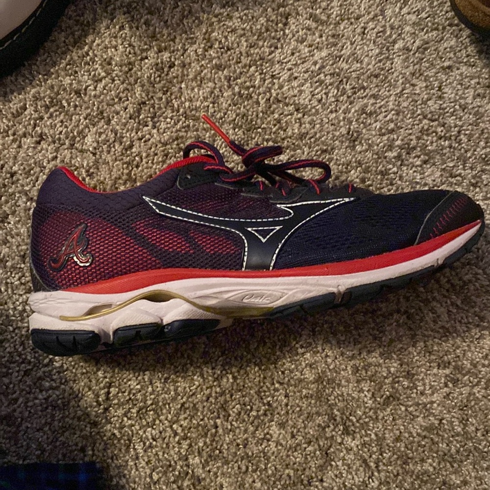 MIZUNO ATL BRAVES WAVE RIDER 21